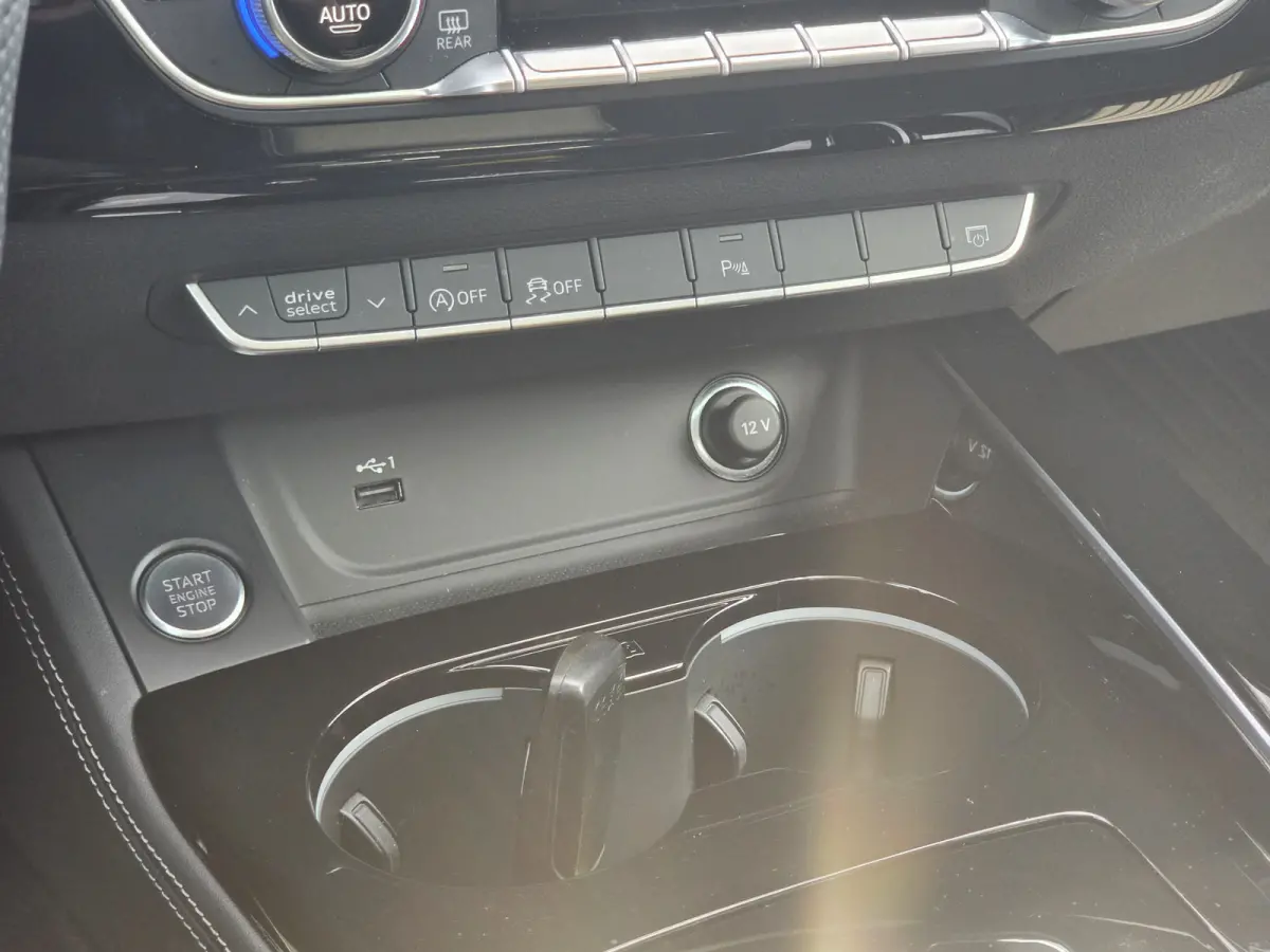 40 TFSI S edition Competition | Panoramadak |
