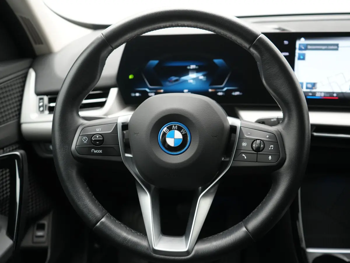 xDrive30 67 kWh 313pk Dealer O.H. | Adaptief M Onderstel | Camera | Cruise Control | Stoelverwarming | Widescreen Navi | Park Assist | Apple Carplay | Navigatie | DAB | Standkachel |