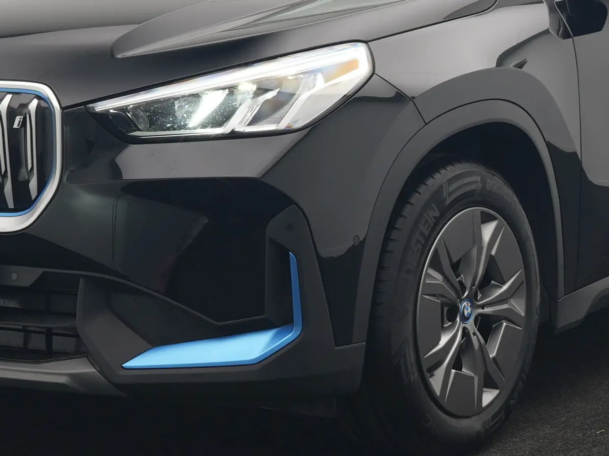 xDrive30 67 kWh 313pk Dealer O.H. | Adaptief M Onderstel | Camera | Cruise Control | Stoelverwarming | Widescreen Navi | Park Assist | Apple Carplay | Navigatie | DAB | Standkachel |