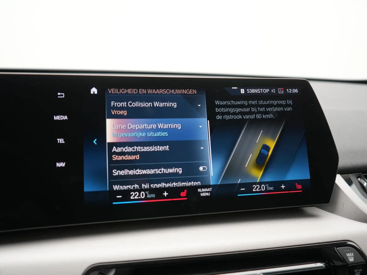 xDrive30 67 kWh 313pk Dealer O.H. | Adaptief M Onderstel | Camera | Cruise Control | Stoelverwarming | Widescreen Navi | Park Assist | Apple Carplay | Navigatie | DAB | Standkachel |