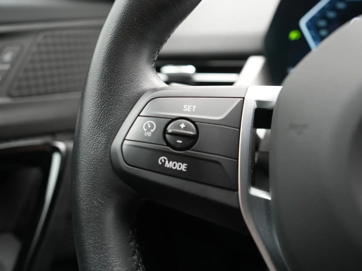 xDrive30 67 kWh 313pk Dealer O.H. | Adaptief M Onderstel | Camera | Cruise Control | Stoelverwarming | Widescreen Navi | Park Assist | Apple Carplay | Navigatie | DAB | Standkachel |