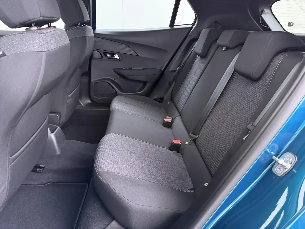 SUV Business 110pk Hybrid Automaat | Airco | Navigatie | Camera achter | Parkeersensoren | Cruise control | Apple Carplay en Android auto