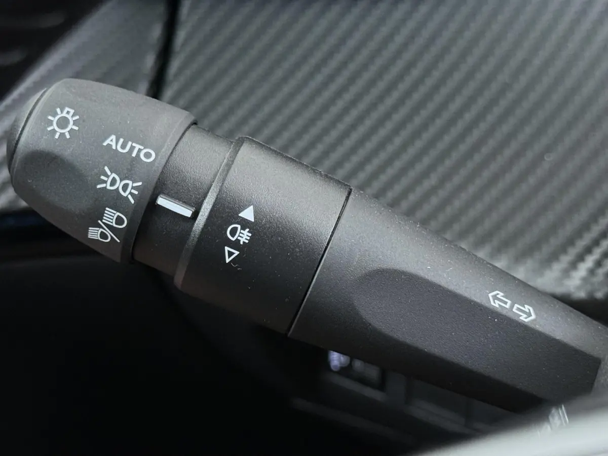 SUV Business 110pk Hybrid Automaat | Airco | Navigatie | Camera achter | Parkeersensoren | Cruise control | Apple Carplay en Android auto