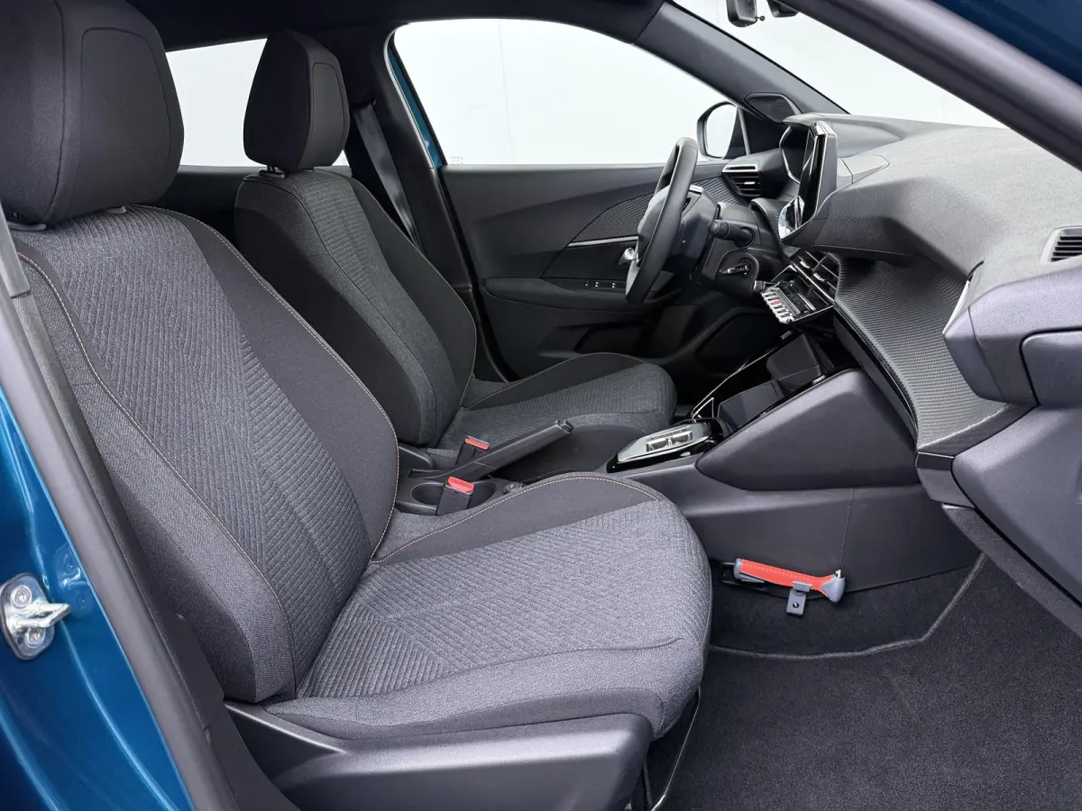 SUV Business 110pk Hybrid Automaat | Airco | Navigatie | Camera achter | Parkeersensoren | Cruise control | Apple Carplay en Android auto