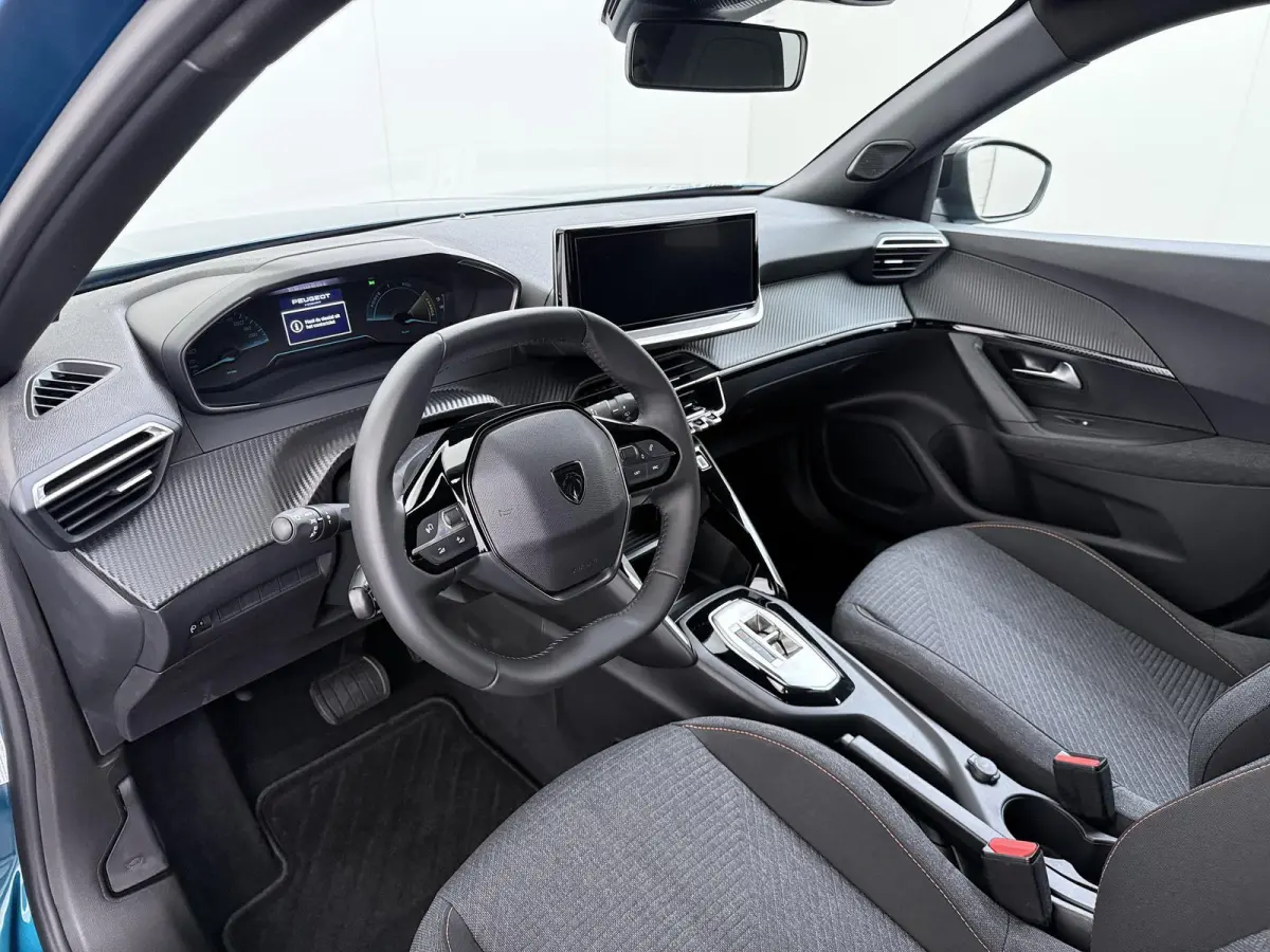 SUV Business 110pk Hybrid Automaat | Airco | Navigatie | Camera achter | Parkeersensoren | Cruise control | Apple Carplay en Android auto