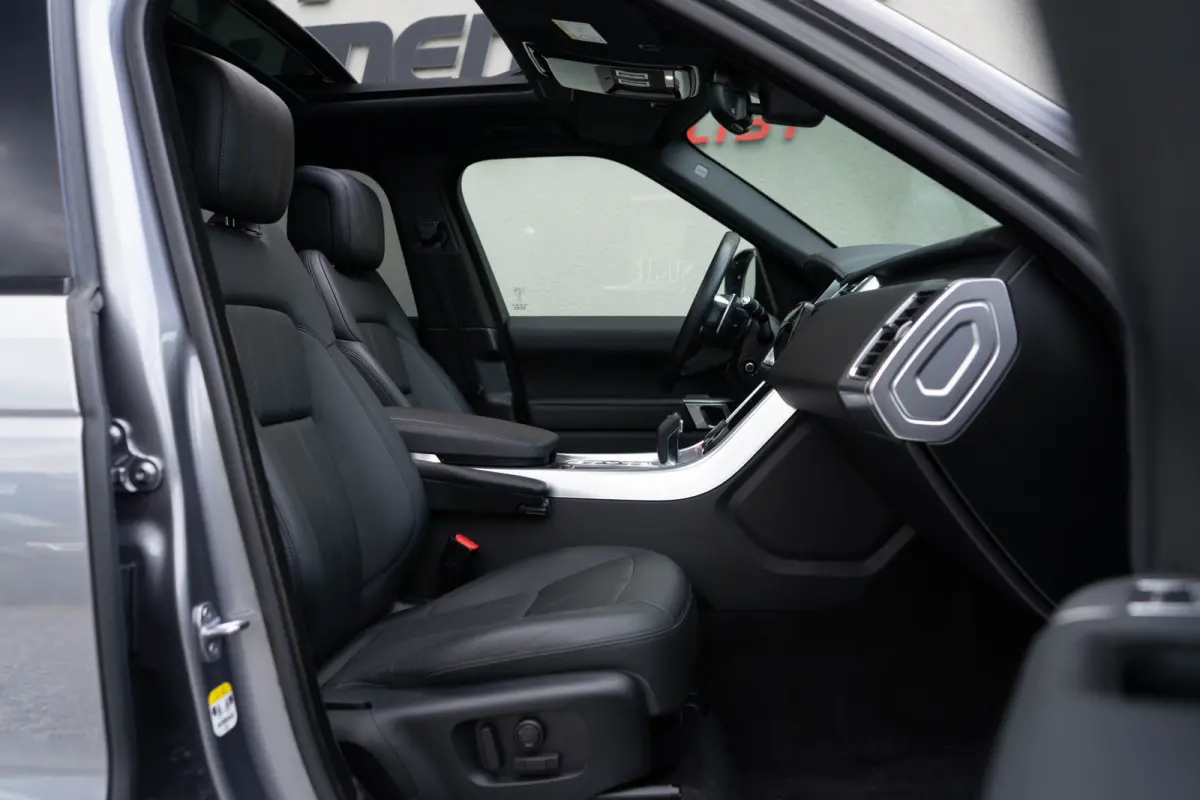 2.0 P400e HSE Dynamic / Standkachel/ Luchtvering/ Head-Up Display/ Adaptive Cruise Control/ Panoramadak/