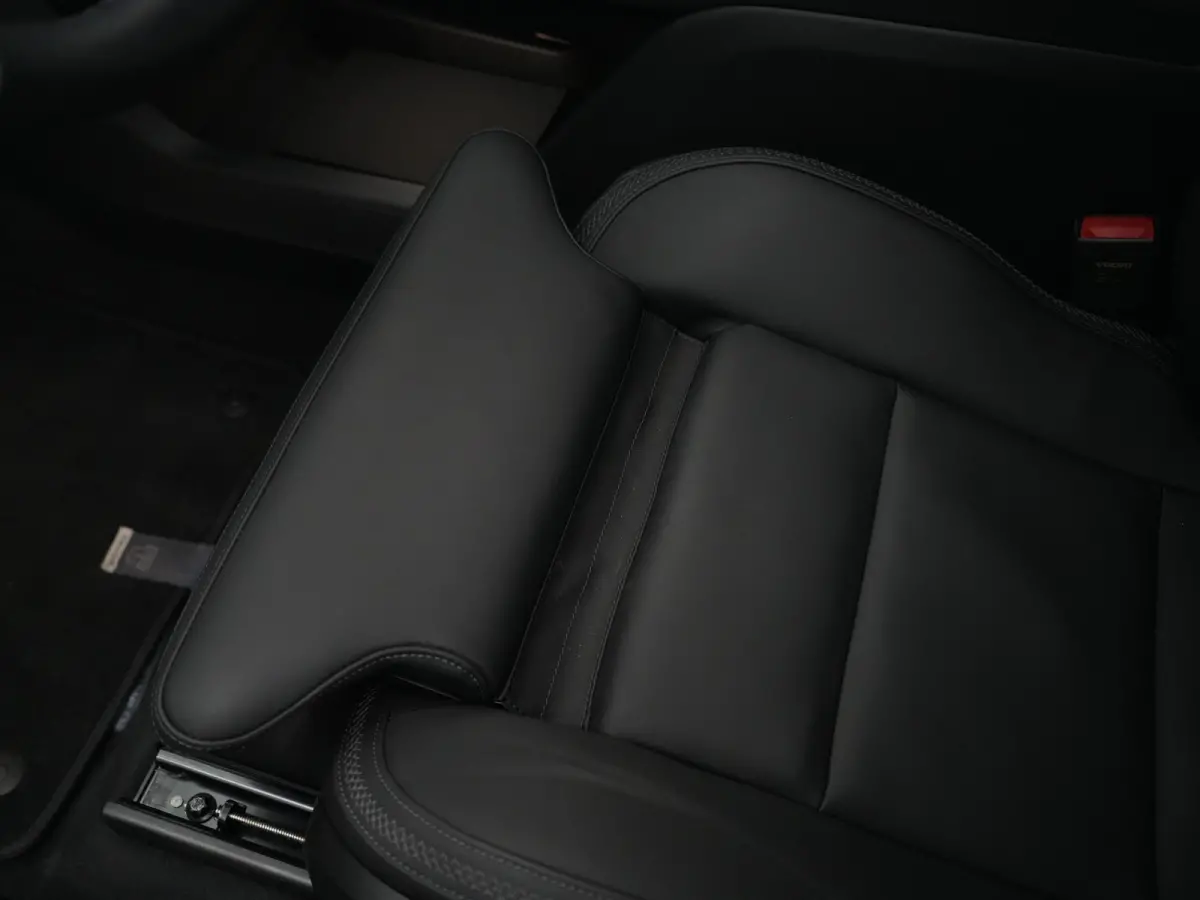 Twin Performance Ultra 7p. 111 kWh | Luchtvering | Bowers & Wilkins | Head-Up | 360° Camera | Trekhaak | Panoramadak | Pilot Assist