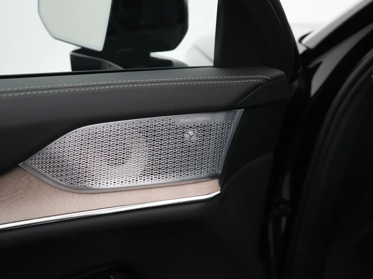 Twin Performance Ultra 7p. 111 kWh | Luchtvering | Bowers & Wilkins | Head-Up | 360° Camera | Trekhaak | Panoramadak | Pilot Assist
