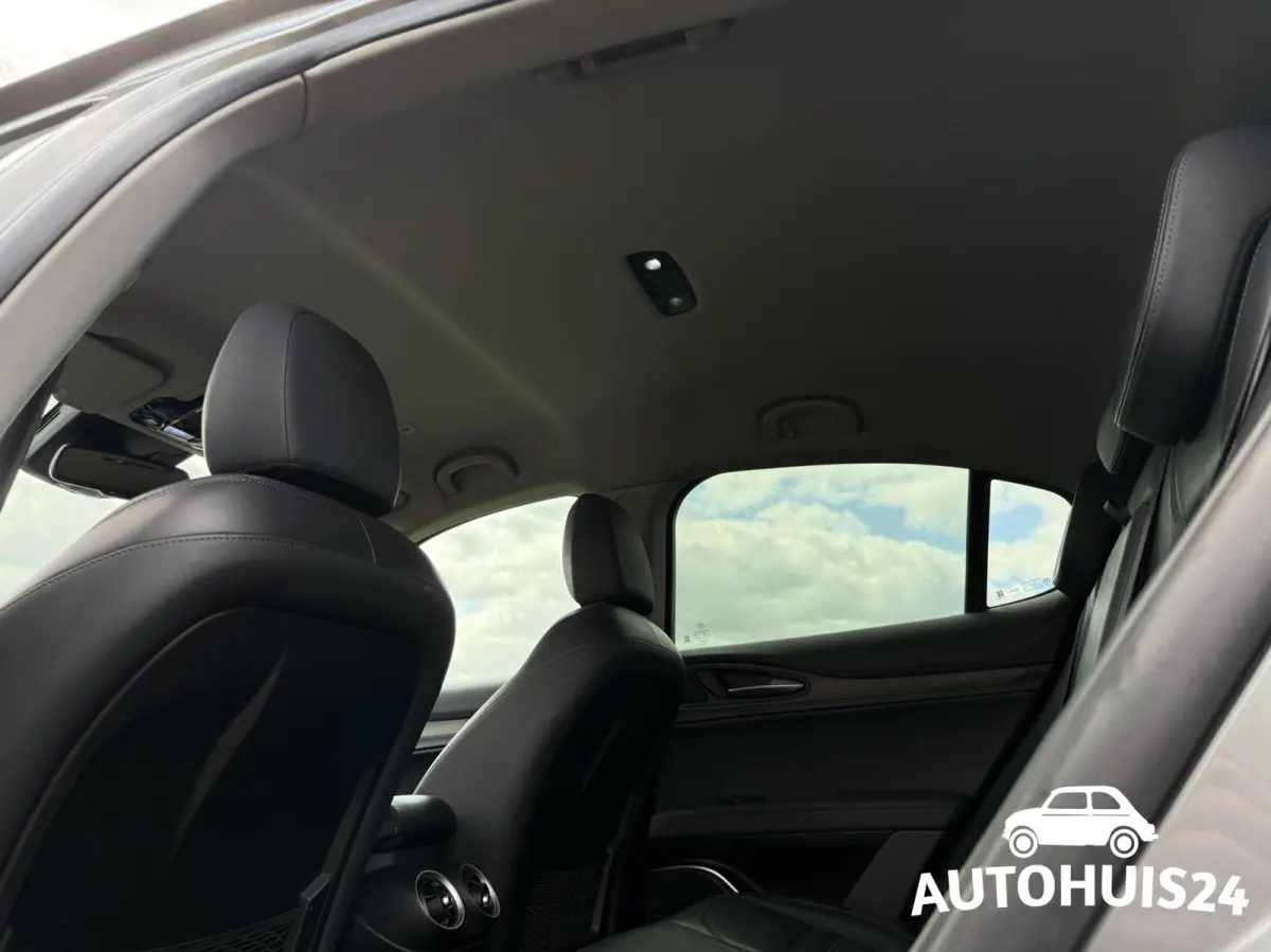 2.0 T Q4 AWD Super - FIRST EDITION - 280PK NL-Auto 1-EIGENAAR