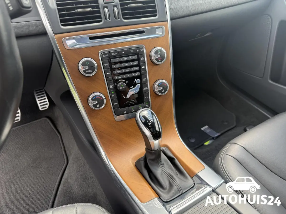 2.0 T5 FWD Summum POLESTAR PANODAK XENON ACC PDC 20''