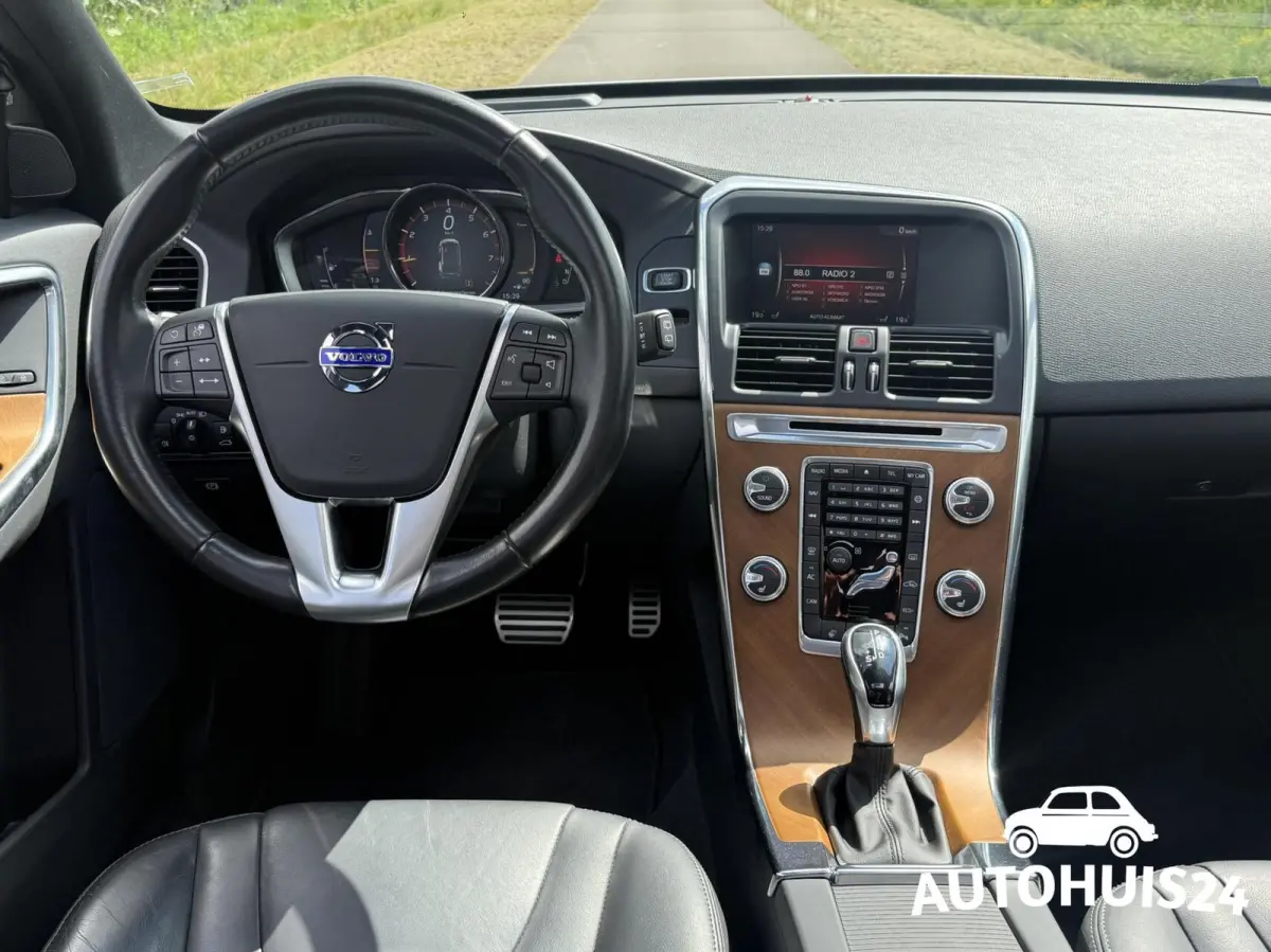 2.0 T5 FWD Summum POLESTAR PANODAK XENON ACC PDC 20''