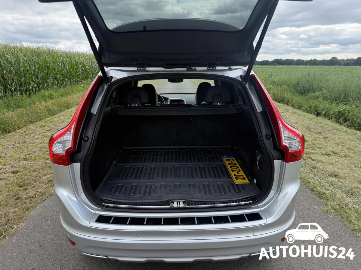 2.0 T5 FWD Summum POLESTAR PANODAK XENON ACC PDC 20''