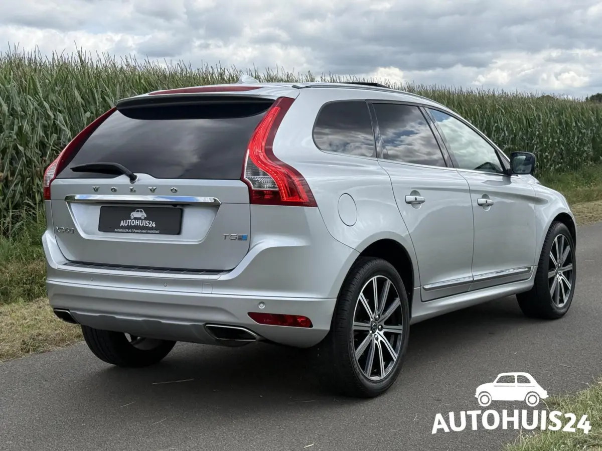2.0 T5 FWD Summum POLESTAR PANODAK XENON ACC PDC 20''