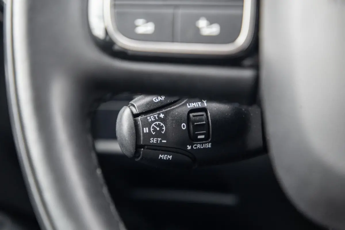 1.6 Plug-in Hybrid 225 Shine PANORAMA DAK / DEALER ONDERHOUDEN / LEER / MEMMORY / TREKHAAK / CAMERA