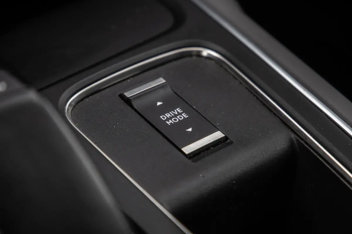 1.6 Plug-in Hybrid 225 Shine PANORAMA DAK / DEALER ONDERHOUDEN / LEER / MEMMORY / TREKHAAK / CAMERA