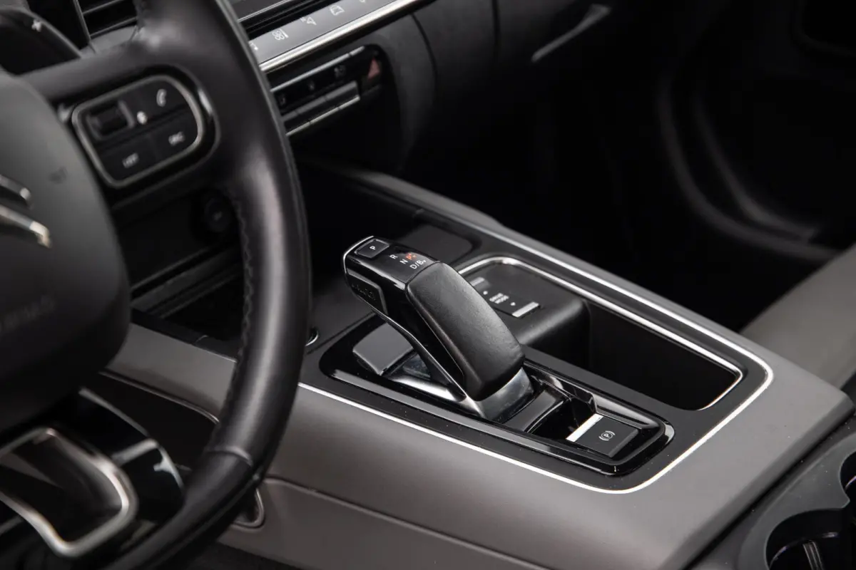 1.6 Plug-in Hybrid 225 Shine PANORAMA DAK / DEALER ONDERHOUDEN / LEER / MEMMORY / TREKHAAK / CAMERA