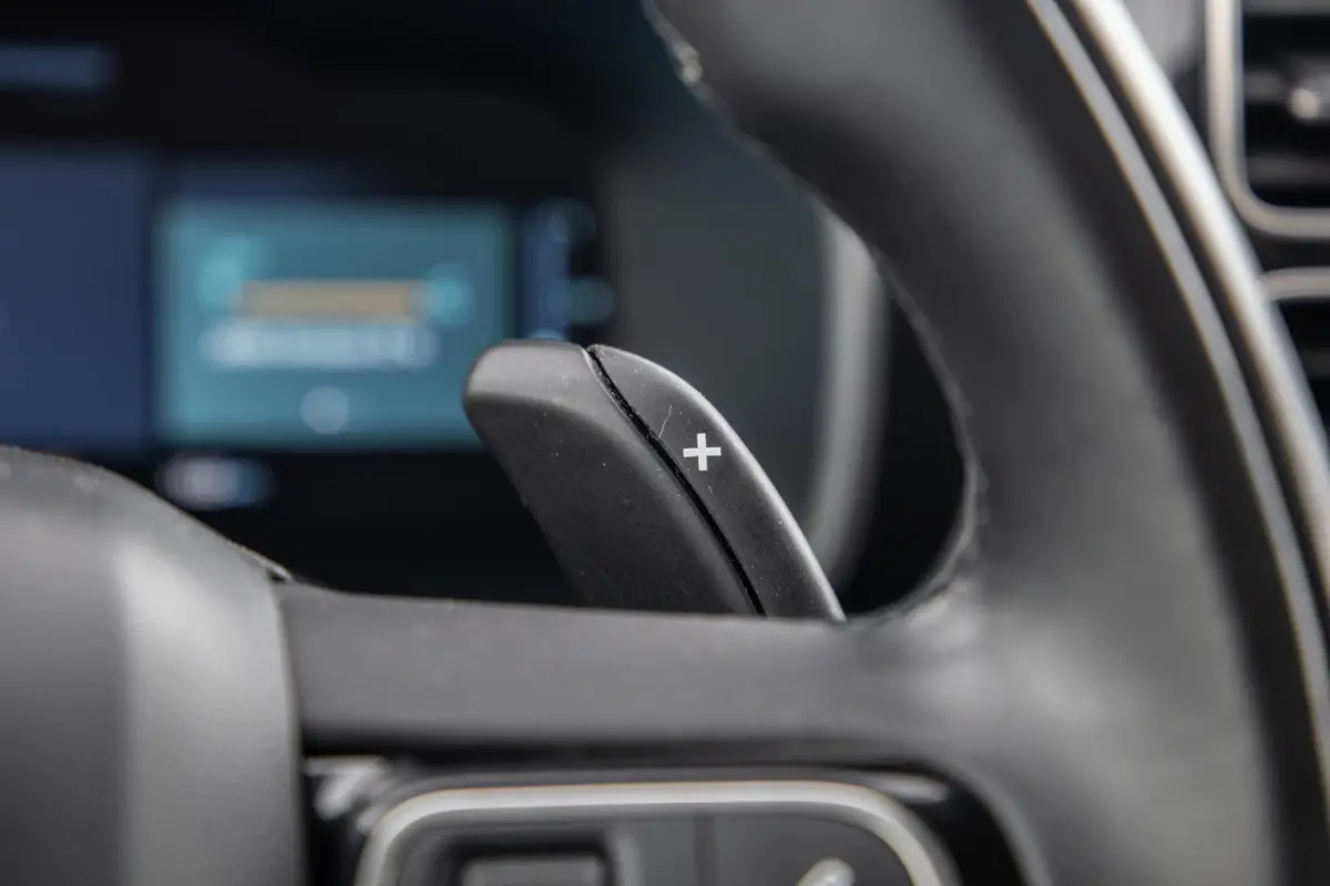 1.6 Plug-in Hybrid 225 Shine PANORAMA DAK / DEALER ONDERHOUDEN / LEER / MEMMORY / TREKHAAK / CAMERA