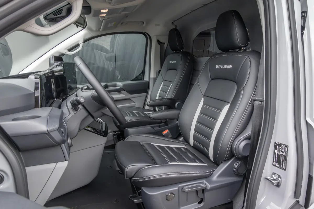 Grey Platinum 320 L2 Plug-in Hybrid | 0.99% Financial Lease