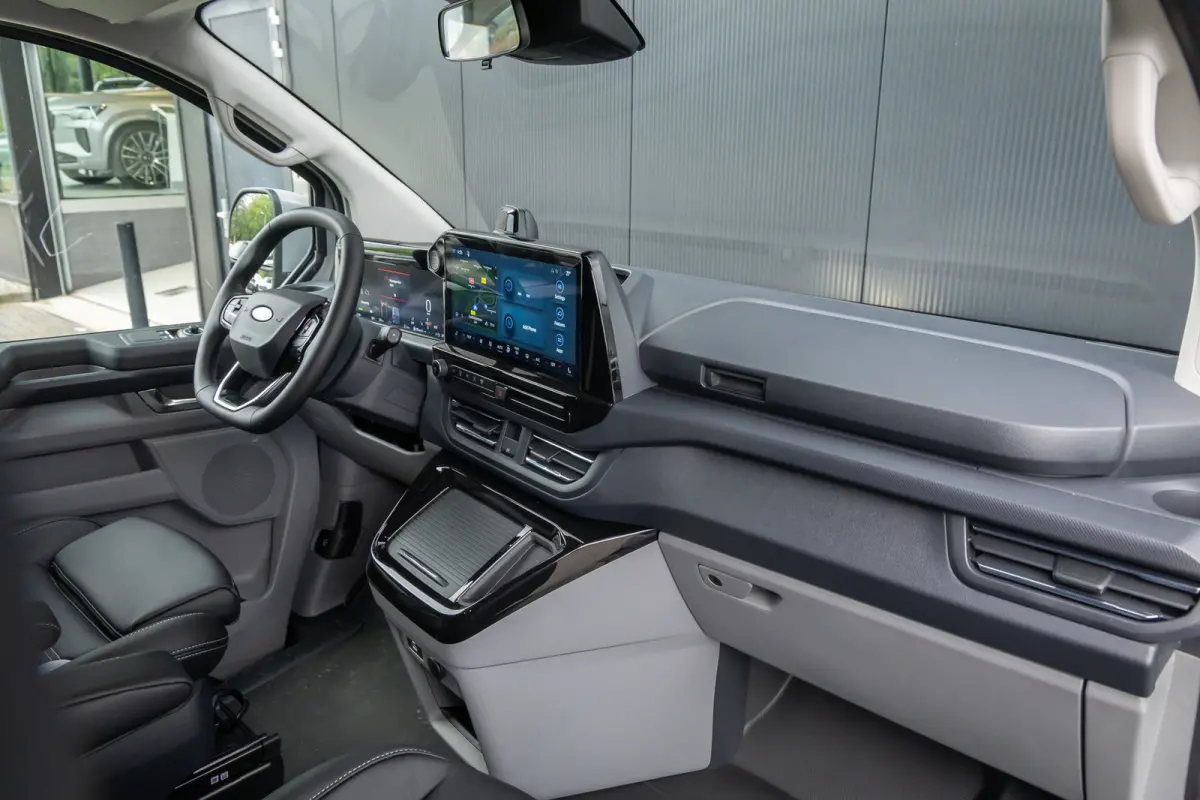 Grey Platinum 320 L2 Plug-in Hybrid | 0.99% Financial Lease