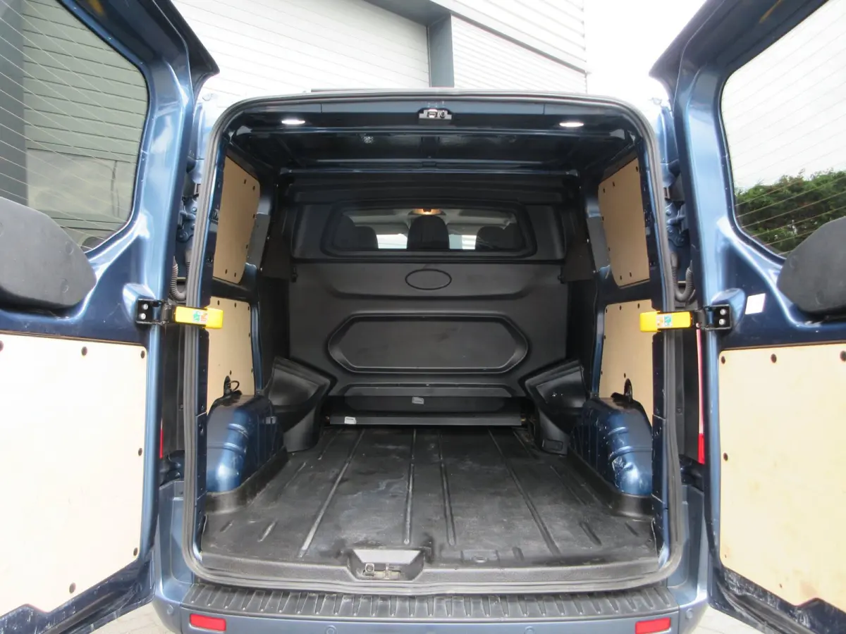 L1H1 130pk, Autmaat, DC, dubbel cabine, Airco, Navigatie, Camera.