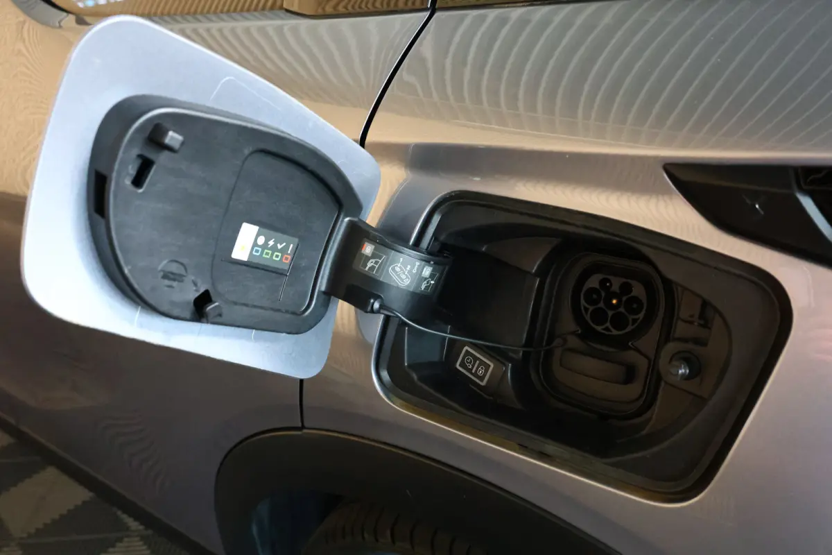 PERFORMANCE AVM VIRTUAL NAVI HEADUP CLIMA STOELVW PARKASS. "20