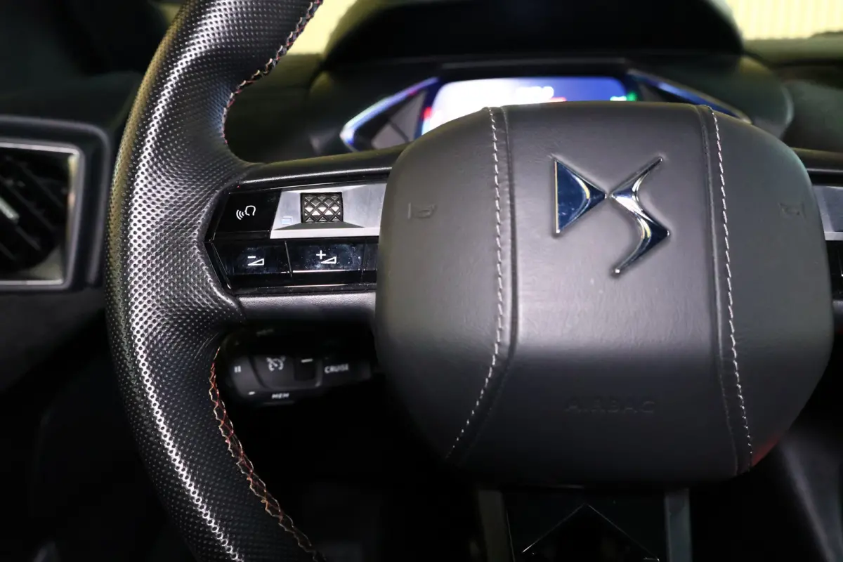 PERFORMANCE AVM VIRTUAL NAVI HEADUP CLIMA STOELVW PARKASS. "20