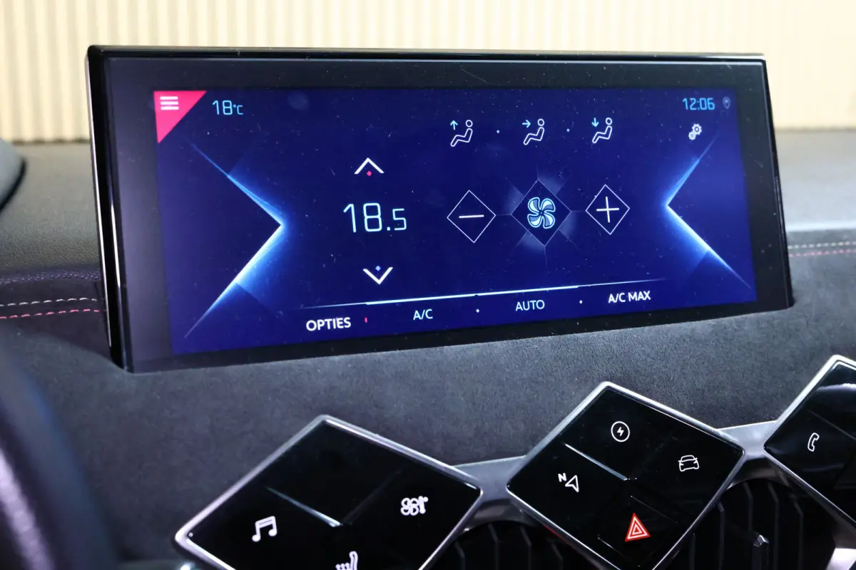 PERFORMANCE AVM VIRTUAL NAVI HEADUP CLIMA STOELVW PARKASS. "20