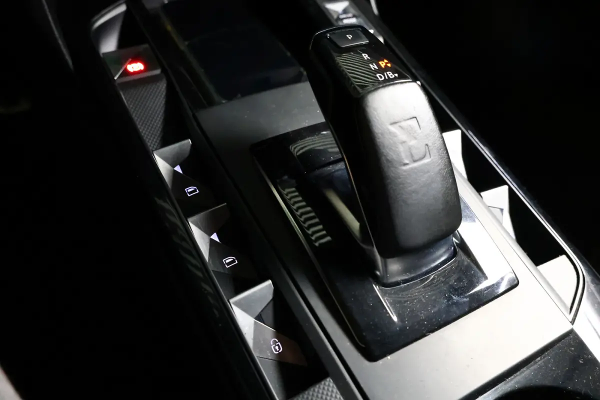 PERFORMANCE AVM VIRTUAL NAVI HEADUP CLIMA STOELVW PARKASS. "20