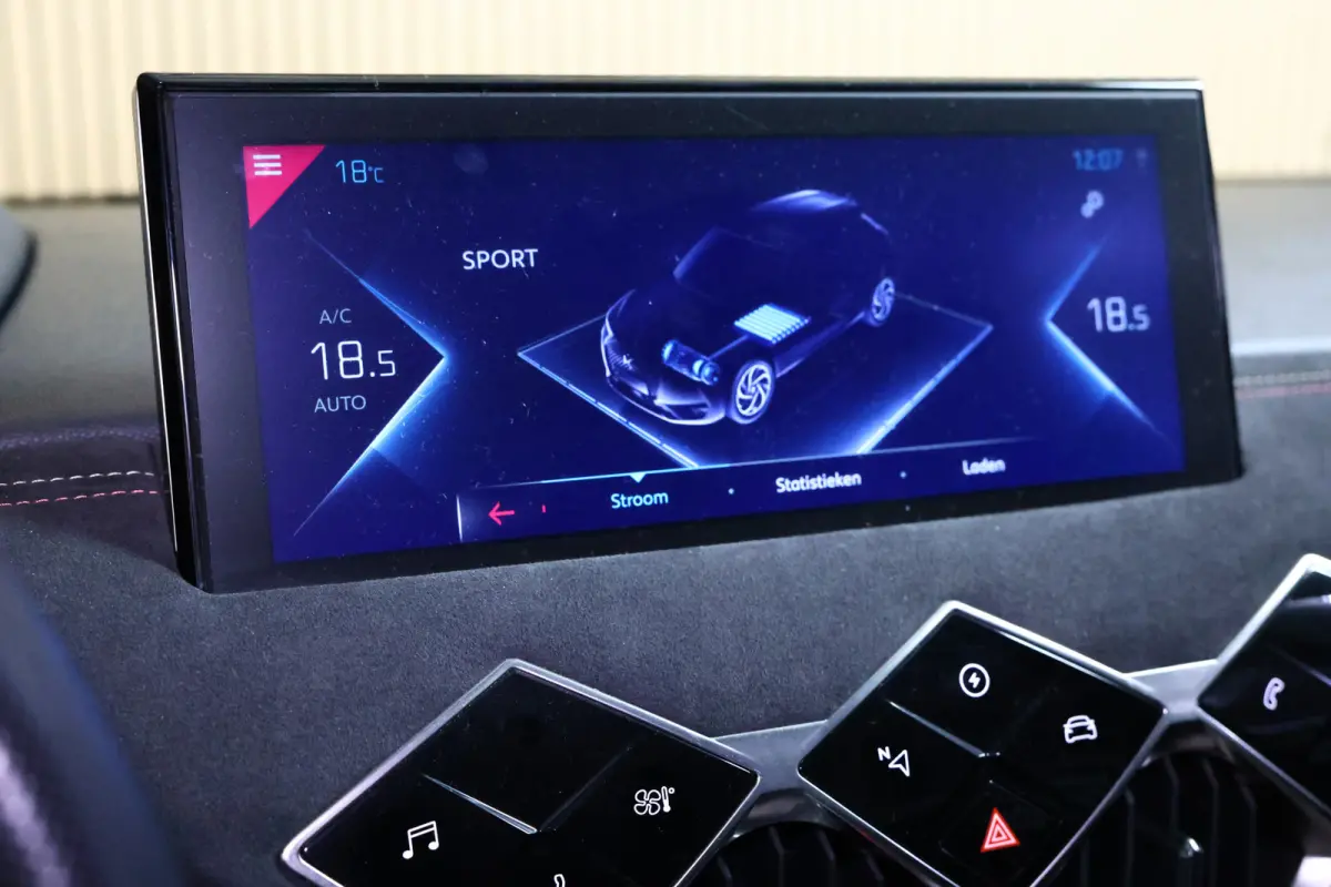 PERFORMANCE AVM VIRTUAL NAVI HEADUP CLIMA STOELVW PARKASS. "20