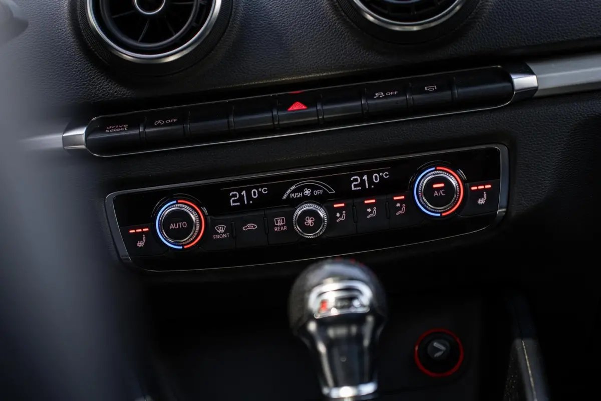 1.8 TFSI S-Line|PANO|STOELV|19'|PDC|CRUISE