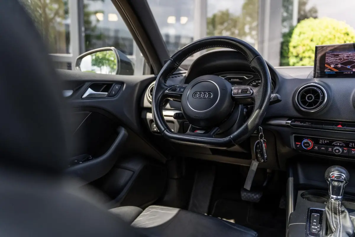 1.8 TFSI S-Line|PANO|STOELV|19'|PDC|CRUISE