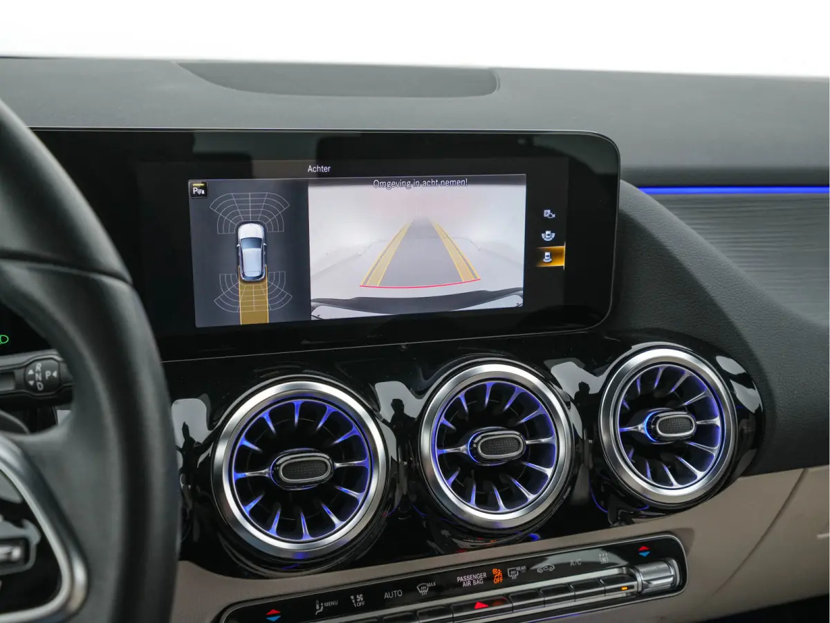 350 4MATIC Luxury Line 67 kWh [ 3-Fase-11kW ]{SoH-94%} (INCL-BTW) *HEATPUMP | LEATHER | FULL-LED | BLINDSPOT | WIDESCREEN-DIGICOCKPIT | HEATED-SPORTSEATS | CAMERA | NAVI-FULLMAP | DAB | AMBI