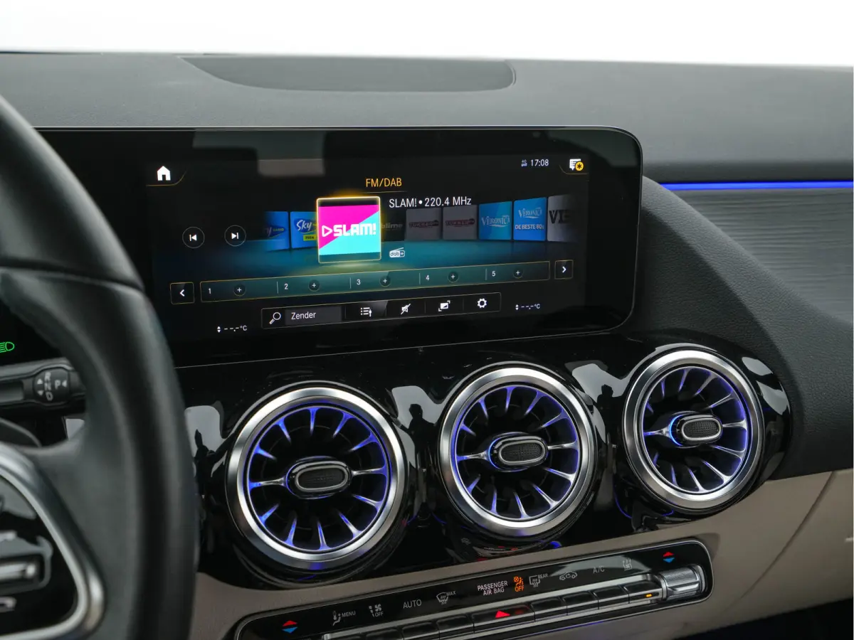 350 4MATIC Luxury Line 67 kWh [ 3-Fase-11kW ]{SoH-94%} (INCL-BTW) *HEATPUMP | LEATHER | FULL-LED | BLINDSPOT | WIDESCREEN-DIGICOCKPIT | HEATED-SPORTSEATS | CAMERA | NAVI-FULLMAP | DAB | AMBI