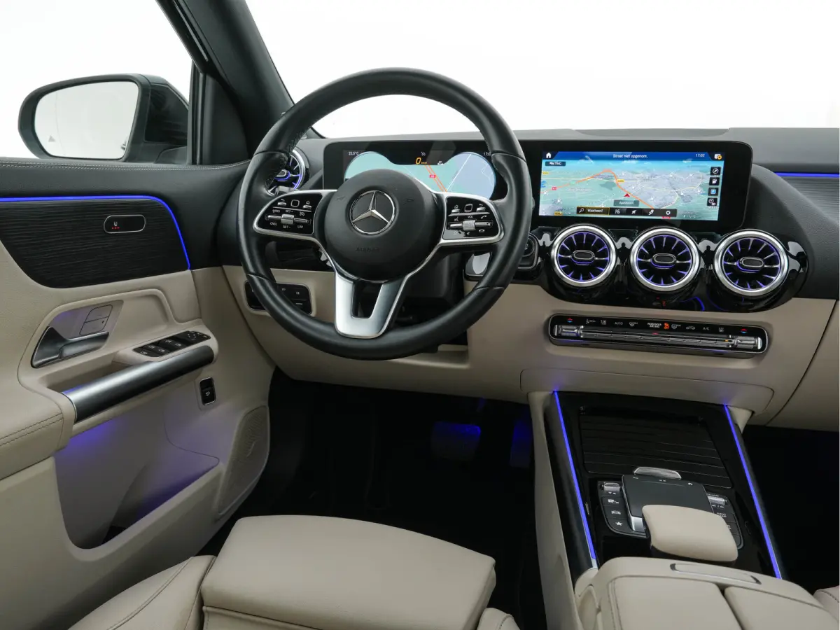 350 4MATIC Luxury Line 67 kWh [ 3-Fase-11kW ]{SoH-94%} (INCL-BTW) *HEATPUMP | LEATHER | FULL-LED | BLINDSPOT | WIDESCREEN-DIGICOCKPIT | HEATED-SPORTSEATS | CAMERA | NAVI-FULLMAP | DAB | AMBI