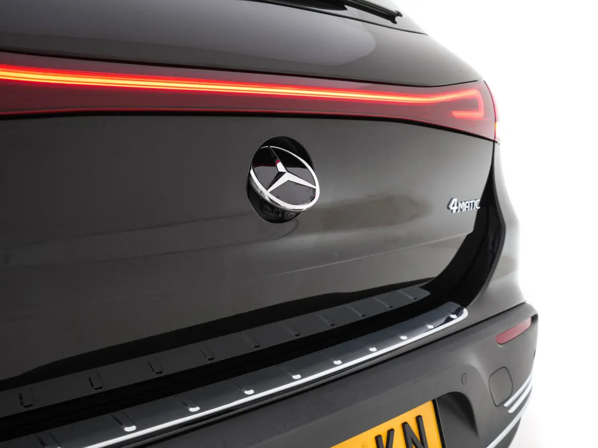 350 4MATIC Luxury Line 67 kWh [ 3-Fase-11kW ]{SoH-94%} (INCL-BTW) *HEATPUMP | LEATHER | FULL-LED | BLINDSPOT | WIDESCREEN-DIGICOCKPIT | HEATED-SPORTSEATS | CAMERA | NAVI-FULLMAP | DAB | AMBI