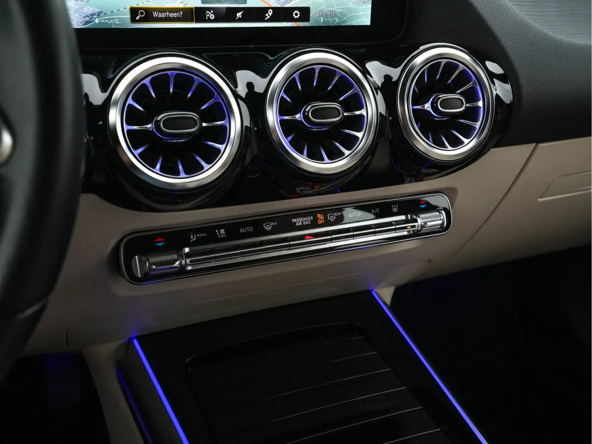 350 4MATIC Luxury Line 67 kWh [ 3-Fase-11kW ]{SoH-94%} (INCL-BTW) *HEATPUMP | LEATHER | FULL-LED | BLINDSPOT | WIDESCREEN-DIGICOCKPIT | HEATED-SPORTSEATS | CAMERA | NAVI-FULLMAP | DAB | AMBI