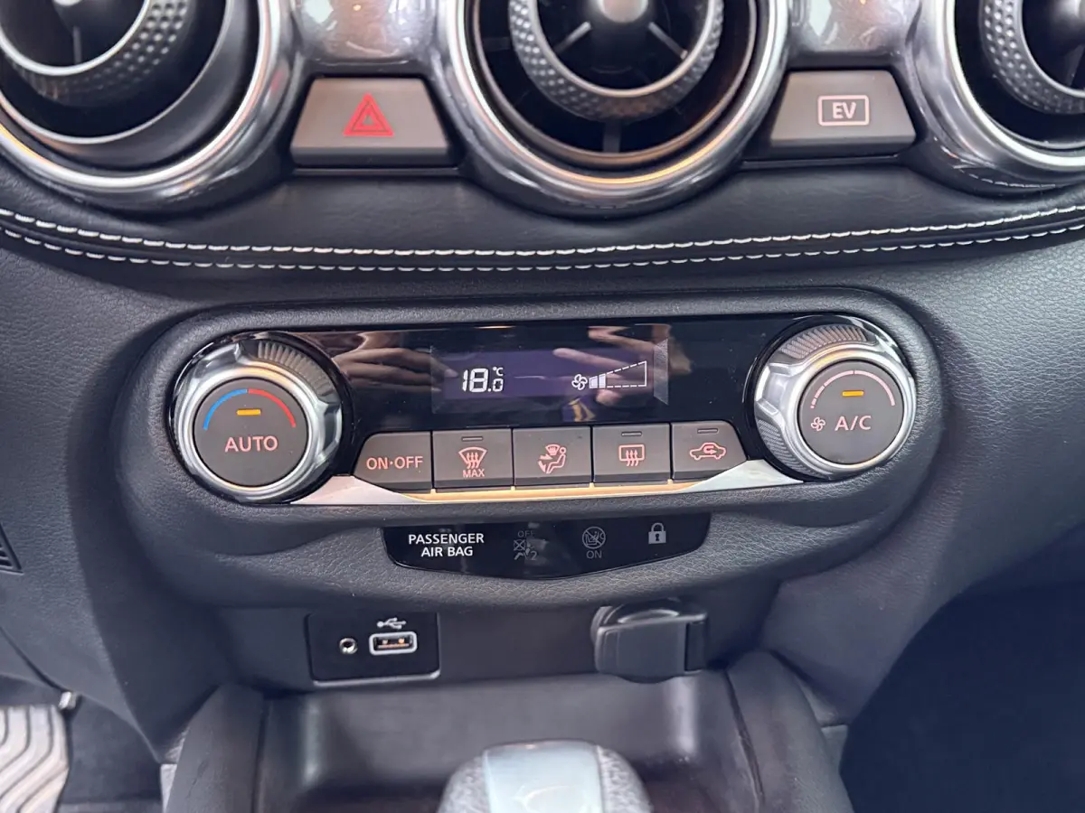 1.6 Hybrid N-Connecta | Parkeercamera | Navigatie |