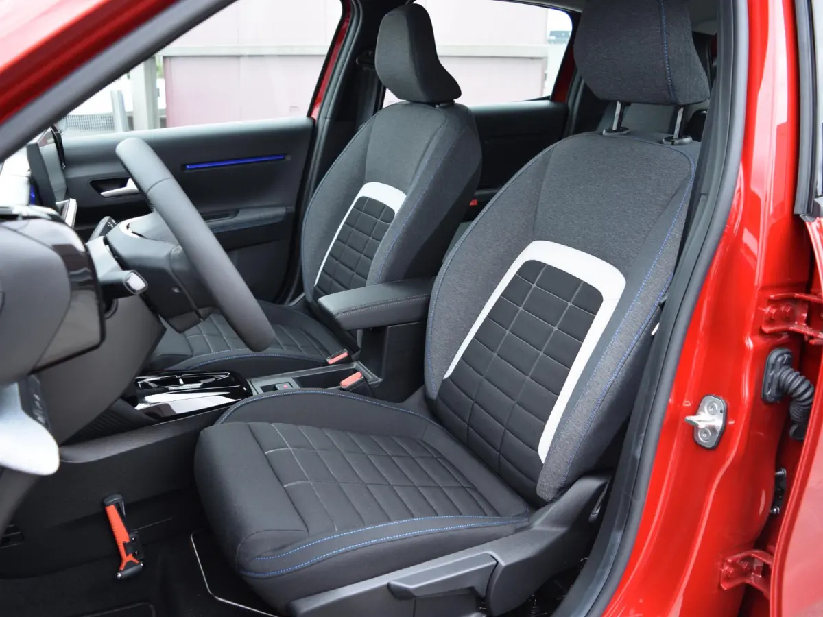 Plus 113pk Comfort Range 44 kWh | NAVI | PARKEERSENSOREN MET CAMERA | AIRCO | CRUISE CONTROL |