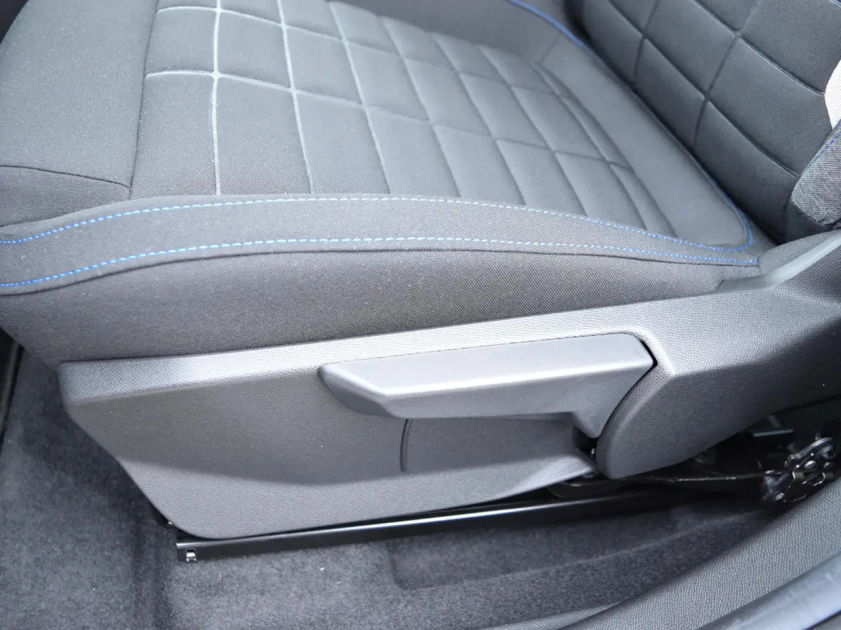 Plus 113pk Comfort Range 44 kWh | NAVI | PARKEERSENSOREN MET CAMERA | AIRCO | CRUISE CONTROL |