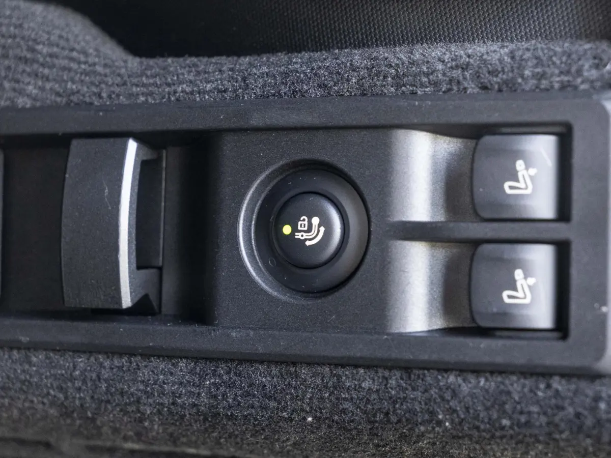 330e SoH 96% | M Sportpakket | Travel Pack | Panoramadak | Stoelverwarming | Cruise Control | Trekhaak