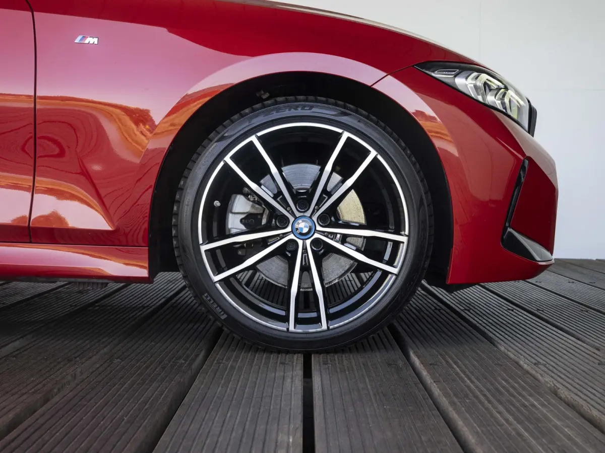 330e SoH 96% | M Sportpakket | Travel Pack | Panoramadak | Stoelverwarming | Cruise Control | Trekhaak