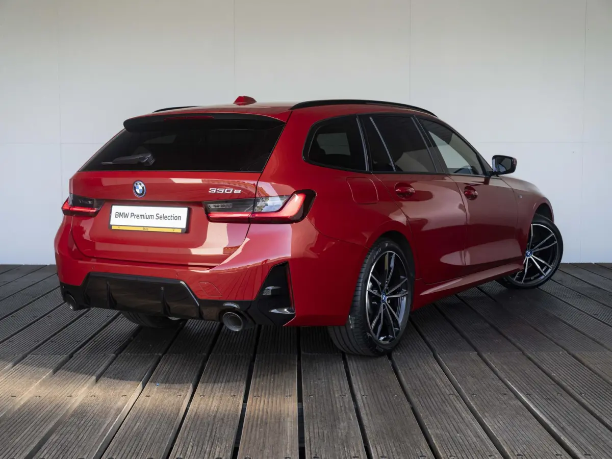 330e SoH 96% | M Sportpakket | Travel Pack | Panoramadak | Stoelverwarming | Cruise Control | Trekhaak
