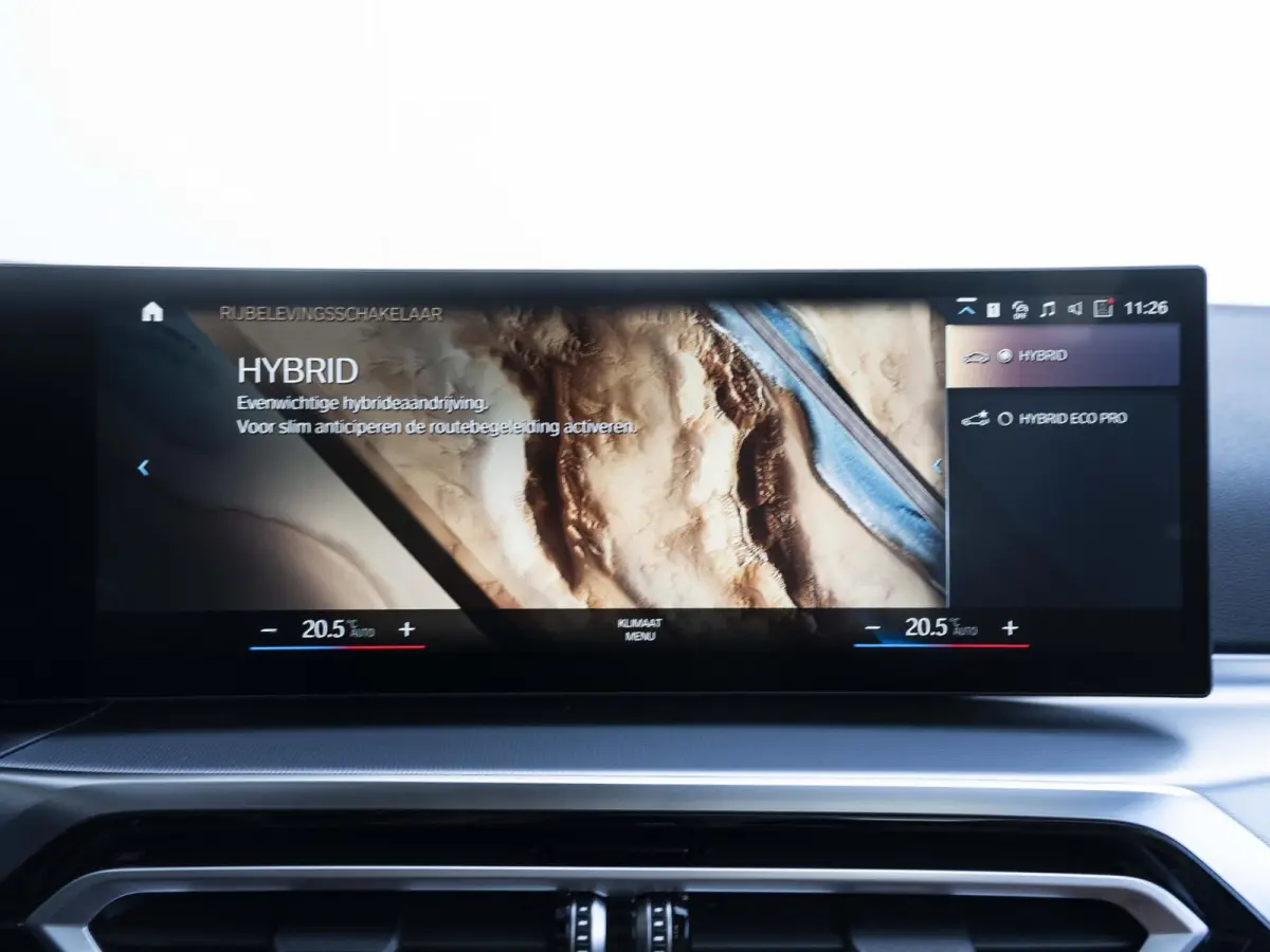 330e SoH 96% | M Sportpakket | Travel Pack | Panoramadak | Stoelverwarming | Cruise Control | Trekhaak