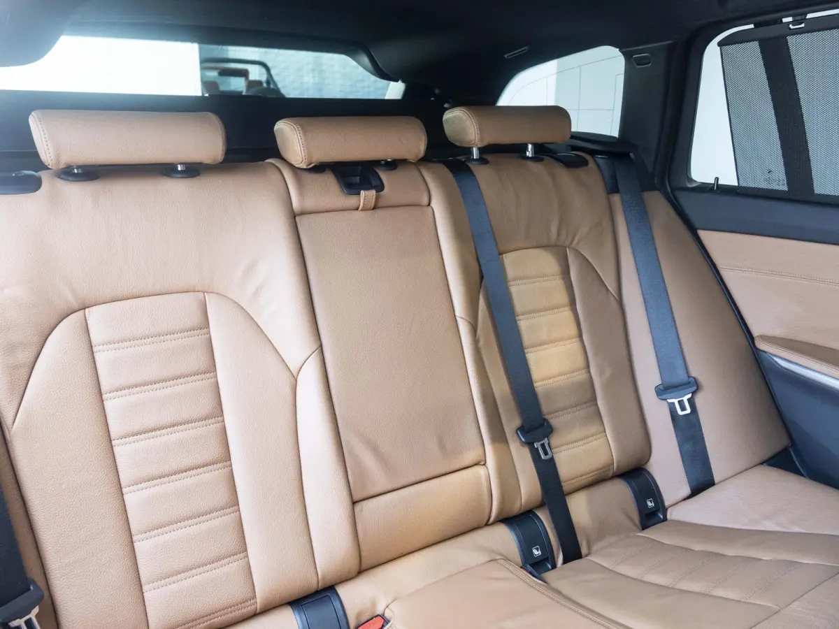 330e SoH 96% | M Sportpakket | Travel Pack | Panoramadak | Stoelverwarming | Cruise Control | Trekhaak