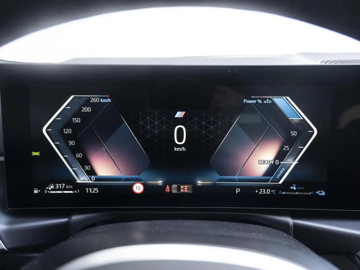 330e SoH 96% | M Sportpakket | Travel Pack | Panoramadak | Stoelverwarming | Cruise Control | Trekhaak