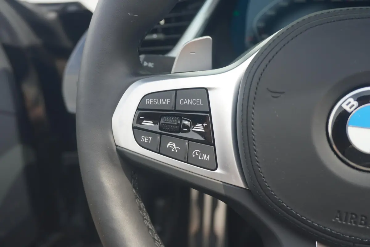 M40i | M Sportpakket | Elektrisch verstelbare stoelen | Harman Kardon | Cruise control adaptief met Stop&Go | Stoel & Stuurwielverwarming