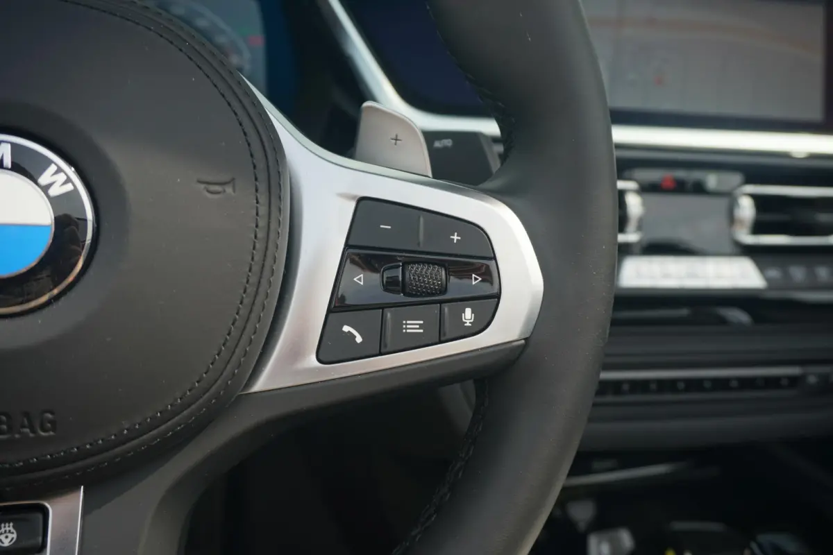 M40i | M Sportpakket | Elektrisch verstelbare stoelen | Harman Kardon | Cruise control adaptief met Stop&Go | Stoel & Stuurwielverwarming