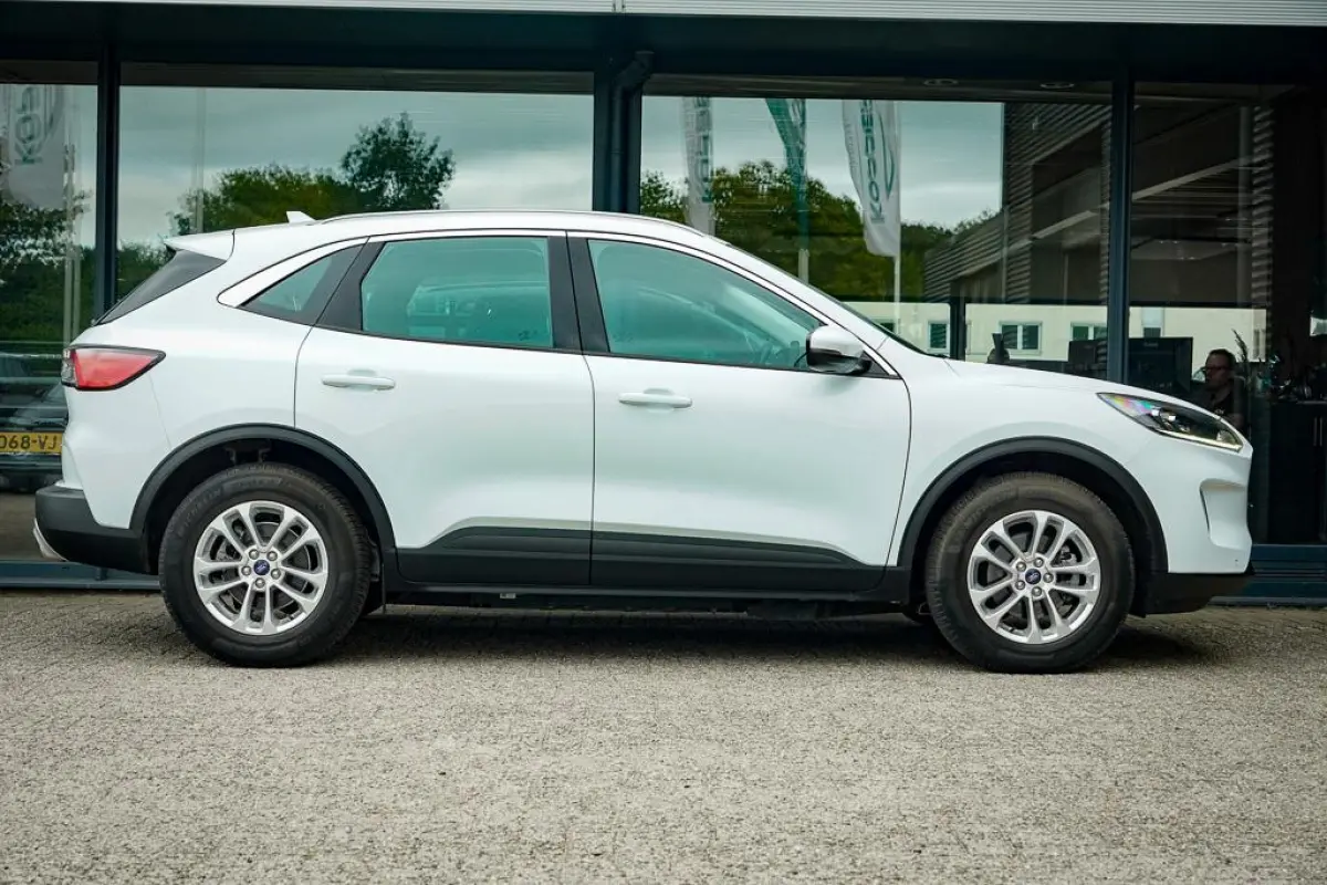 2.5 PHEV Titanium / Trekhaakvoorb / All-Season / Incl BTW