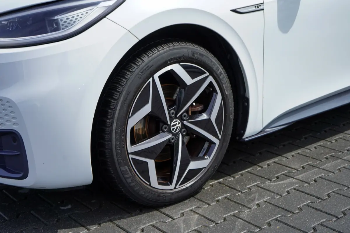 First Plus 58 kWh | 87,93% SOH | IQ | Camera | Adap. Cruise | St