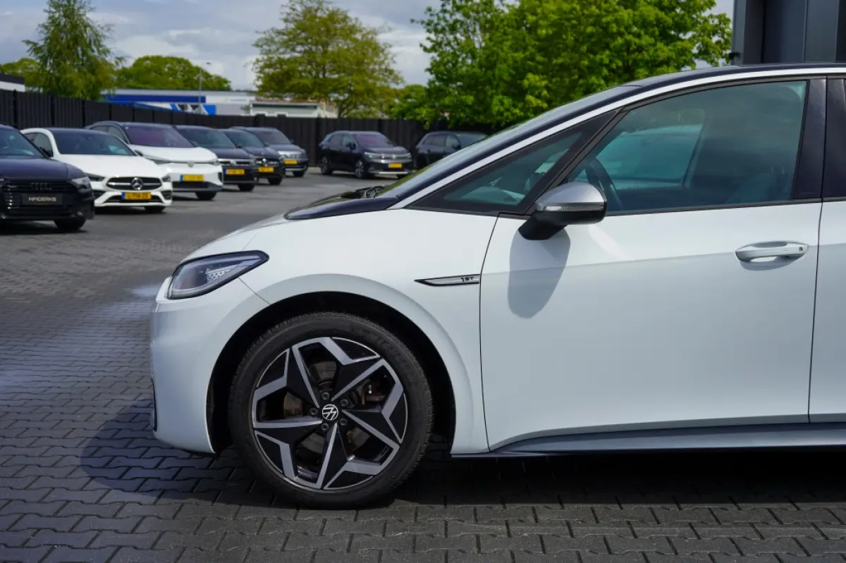 First Plus 58 kWh | 87,93% SOH | IQ | Camera | Adap. Cruise | St